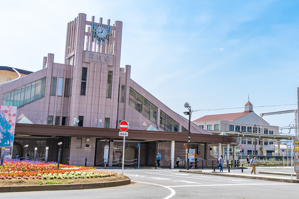 羽村駅の駅前の風景