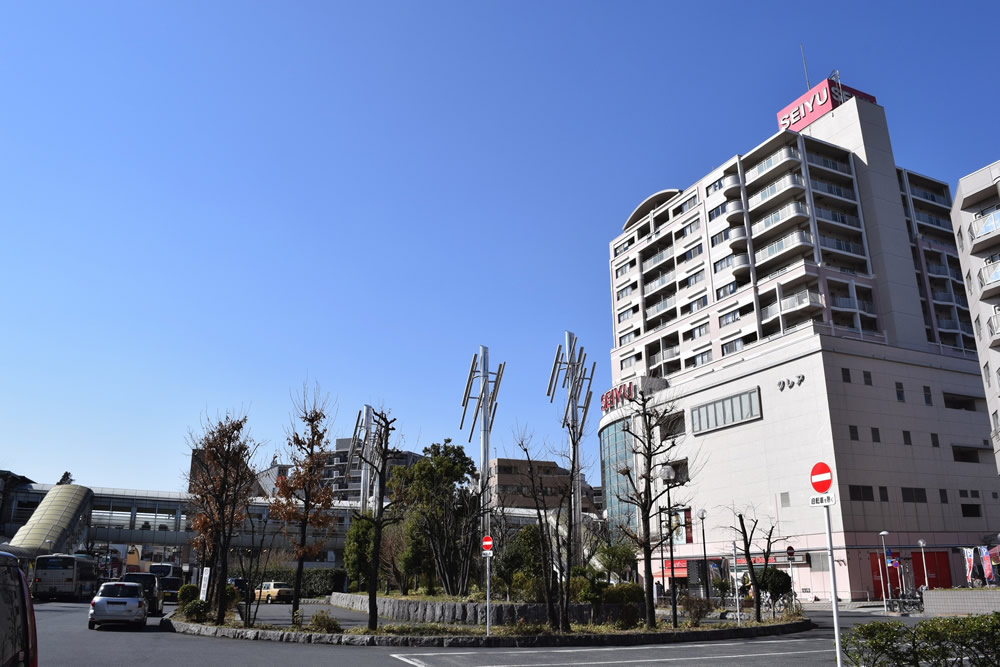西武池袋線清瀬駅北口のロータリー写真