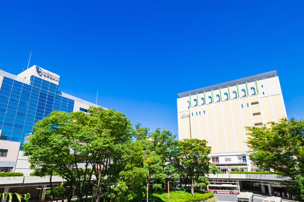 小田急線新百合ヶ丘駅南口のロータリー写真